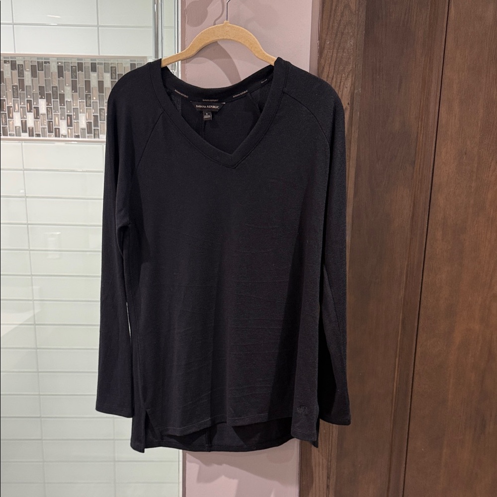 Banana Republic Black V-Neck Top